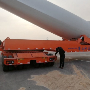 風(fēng)葉上山工裝運輸車