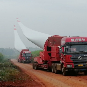 風(fēng)葉上山工裝運輸車